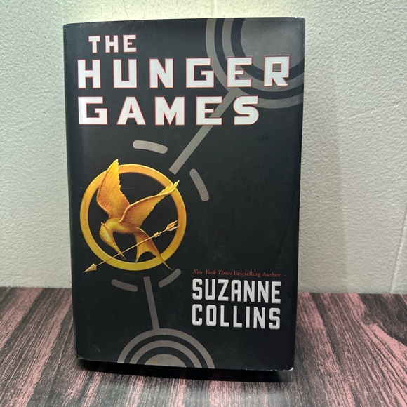 The Hunger Games Book Set - Black, Blue, Red Covers. 5 Books - Picture 4 of 12